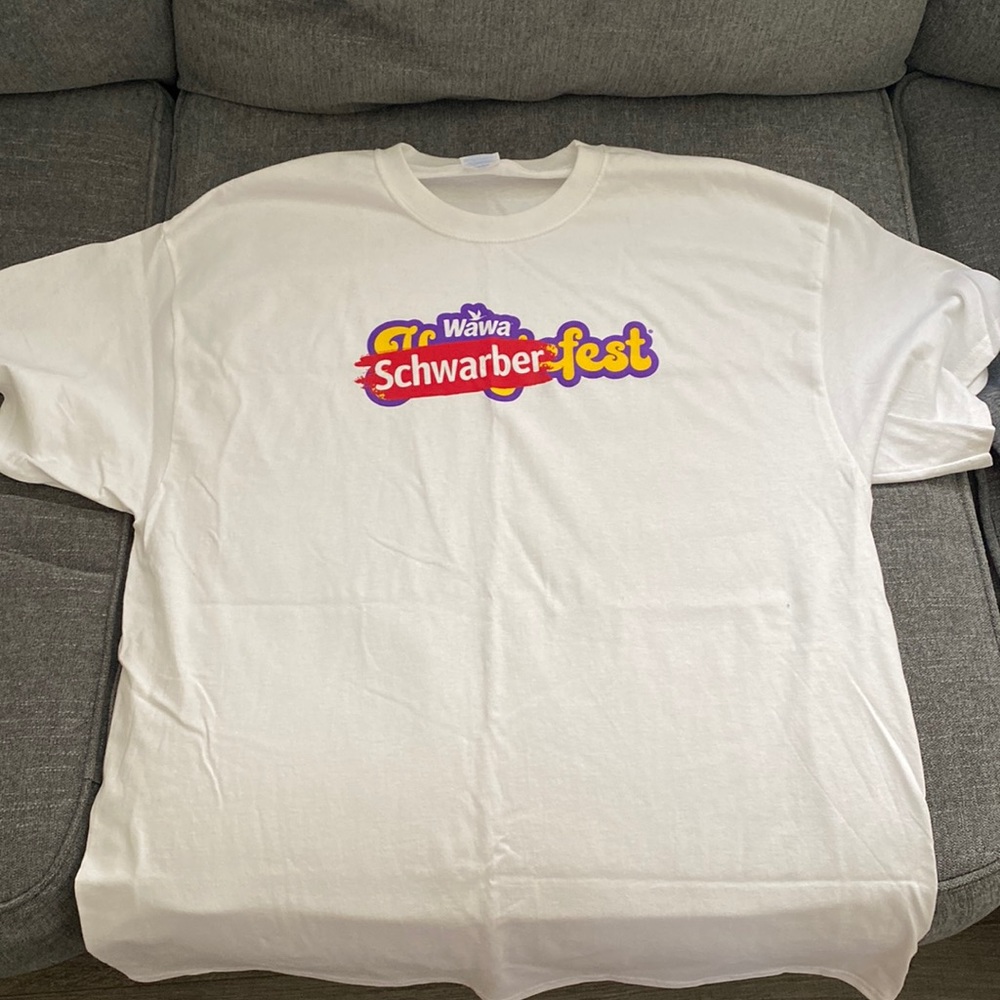 Mens XL white t shirt Wawa schwarberfest